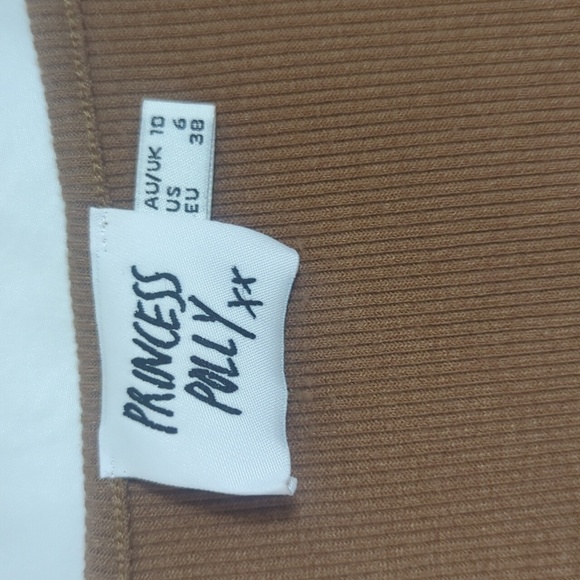 Princess Polly Ribbed V-Neck Long Sleeve Crop Top, Color Brown Size 6 - Picture 11 of 12